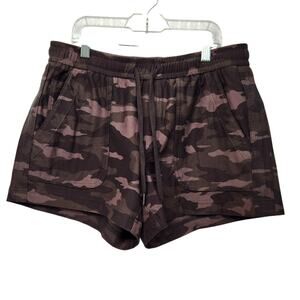 Athleta Camo Farallon Sweat Athletic Shorts Women's 4